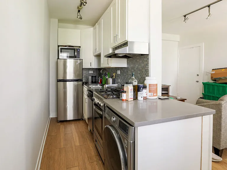 511 W Belmont Ave #23 — Photo 3