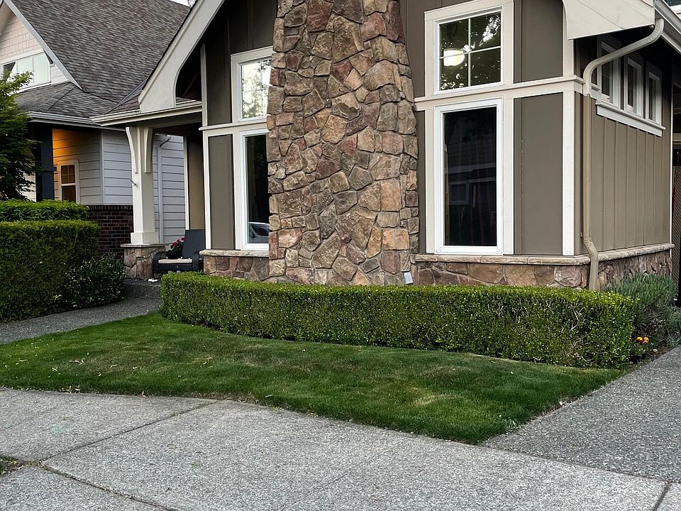 1st image of 2530 35th Ave NE