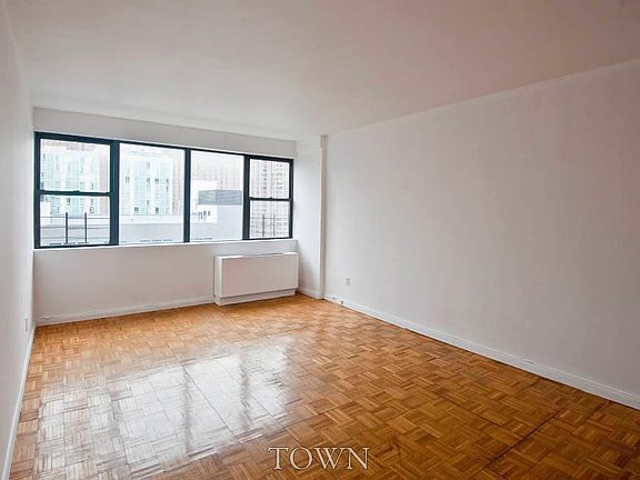 3rd image of 402 E 90th St APT 9A