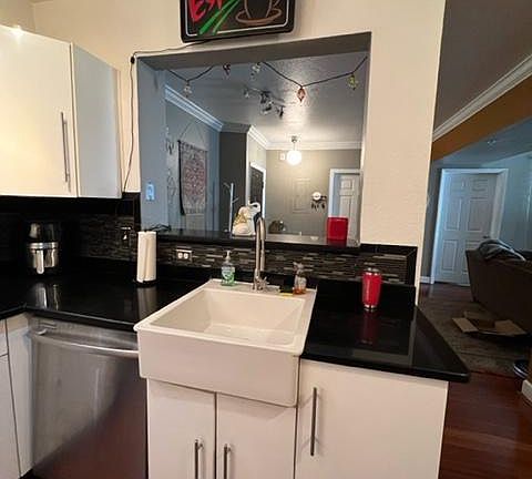 5th image of 300 E South St #50