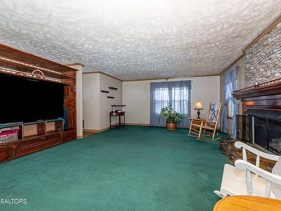 5th image of 218 Jackson Hills Dr