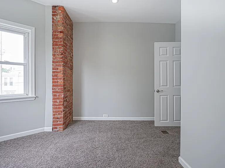1343 S 19th St — Photo 18