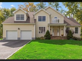 44 Loomis Dr, Baldwin Place, NY 10505