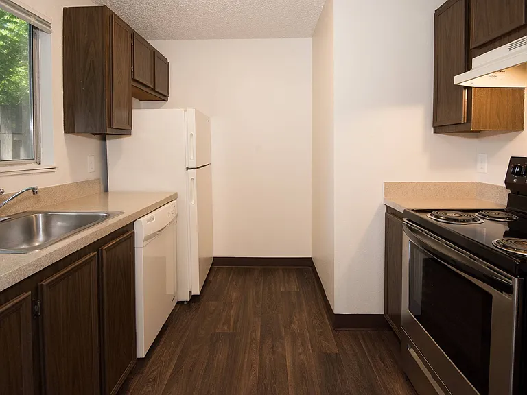 Pacific Apartments — Photo 6