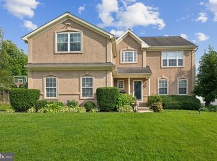 1 Paddock Ln, Cinnaminson, NJ 08077
