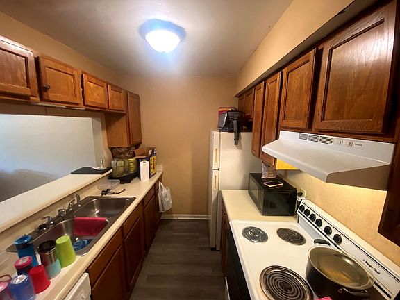 4th image of 409/411 W Main Street