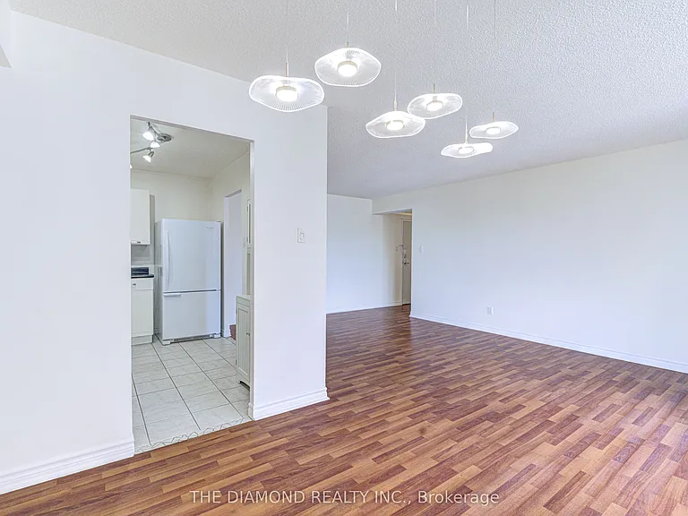 40 Sunrise Ave #301 — Photo 9
