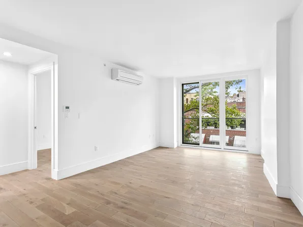 15 East 19th Street image 1 of 4