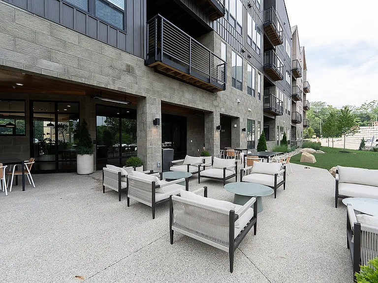 QT_Southbank_patio_photo-4