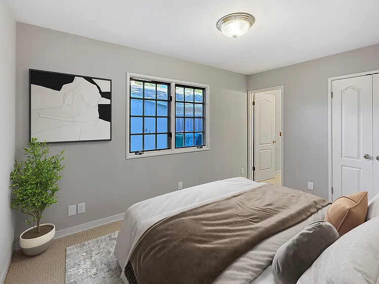 Downstairs Ensuite Bedroom - Virtually Staged