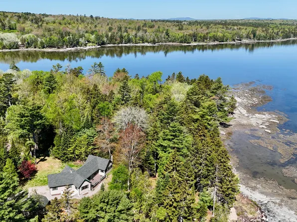 139 Havey Point Road, Hancock, ME 04640