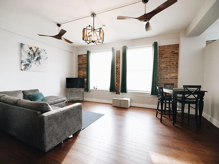 915 Franklin St #5H — Photo 15