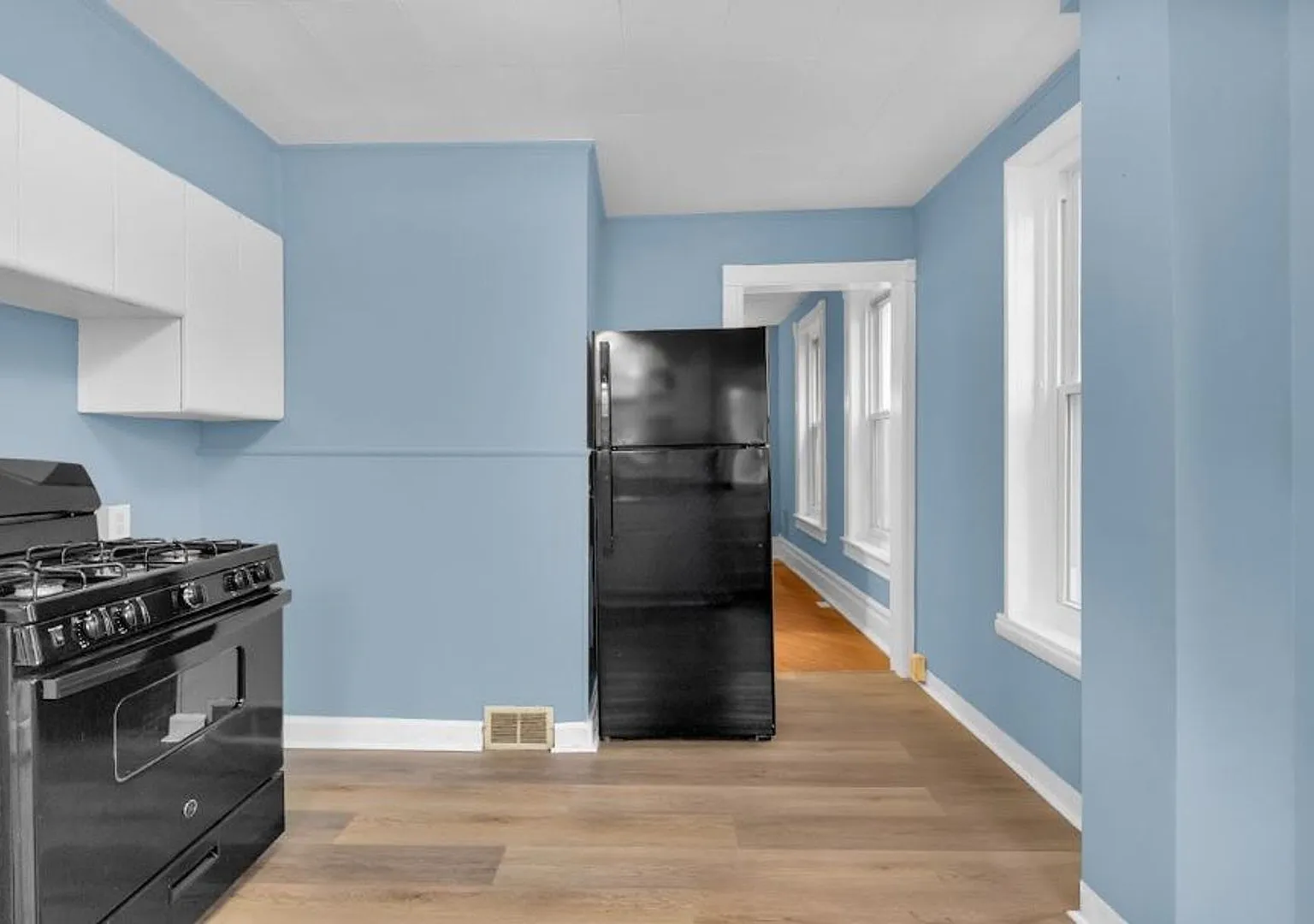 32 South Franklin Street — Photo 4