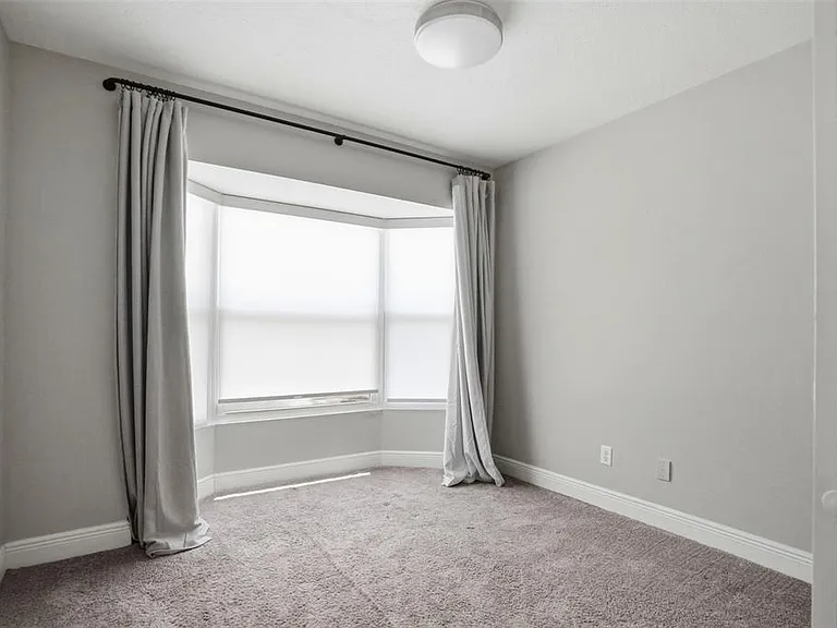 727 N Himes Ave — Photo 26