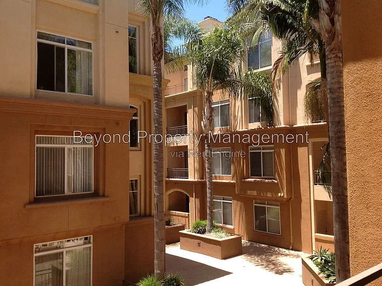 9263 Regents Rd #B209 — Photo 17
