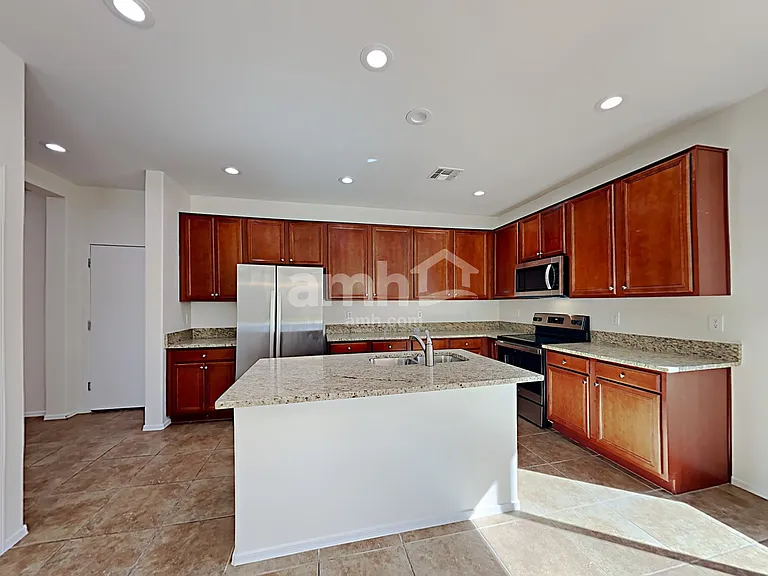 568 W Camino Parrilla — Photo 4