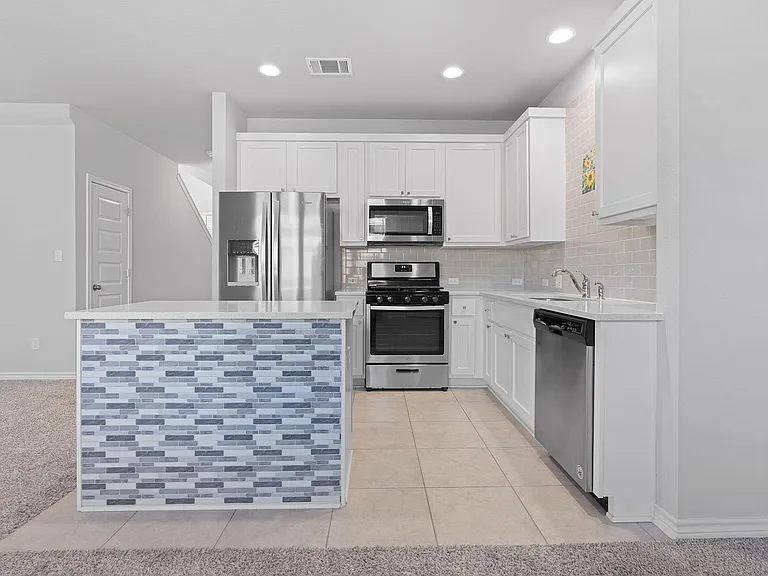 1828 Arendale Dr — Photo 3