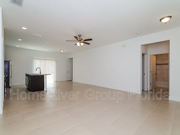 3rd image of 306 Erie Dr