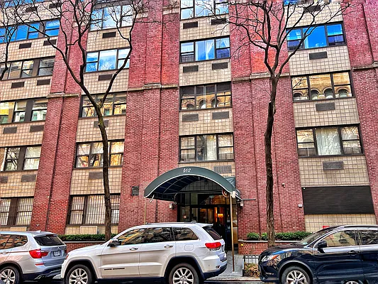 Rented by Keller Williams NYC | media 23