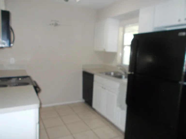 4261 Island Cir #F — Photo 5