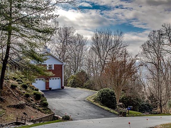 3rd image of 49 Hunters Ln