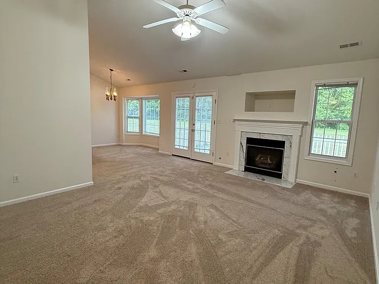 11707 Collinwood Ct — Photo 2