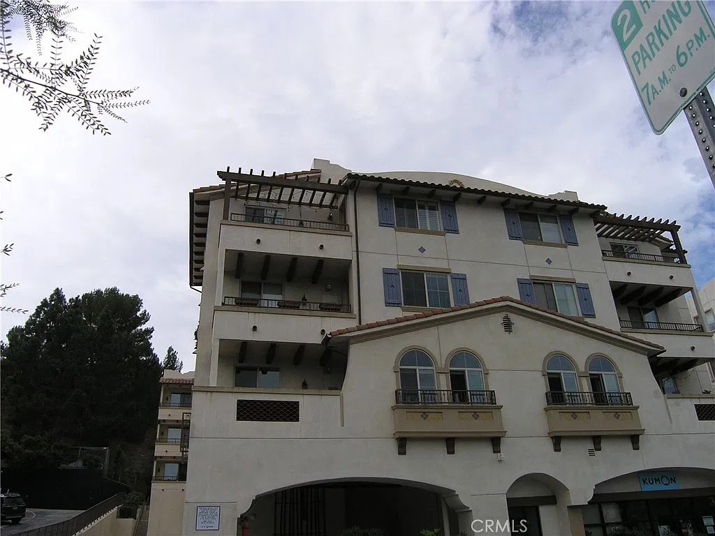 1 bed, 890 sqft, $3,500 — Photo 1