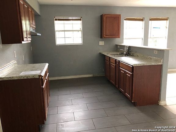 4th image of 2503 Irwin Dr