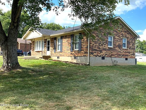 3rd image of 1026 New Castle Ct