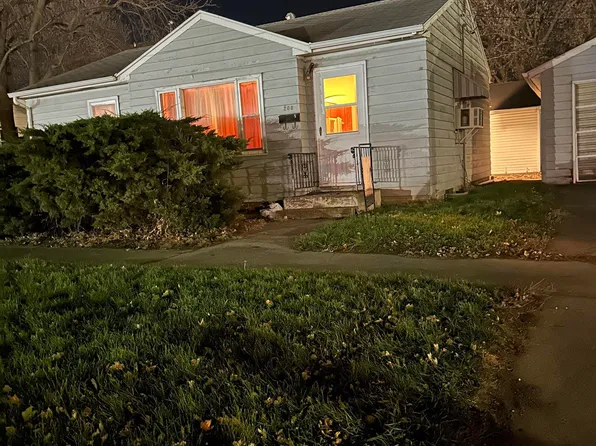 208 E 7th St, Storm Lake, IA 50588