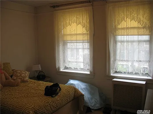 Sold by Daniel Gale Sotheby's International Realty | media 9