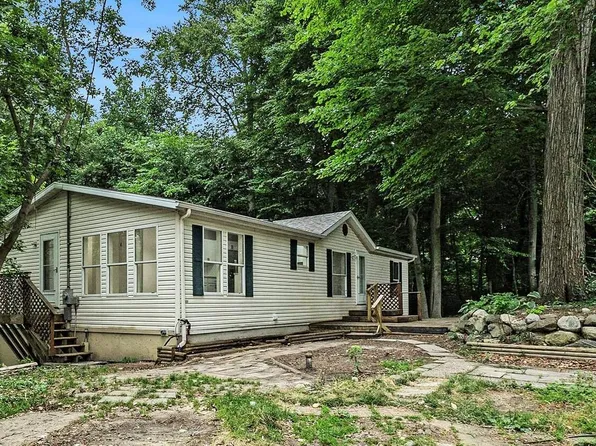6548 Woods Trail Dr, Delton, MI 49046