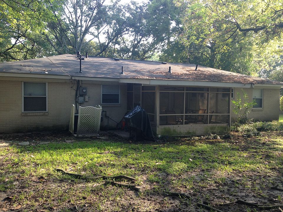 2nd image of 15 Paradise Dr