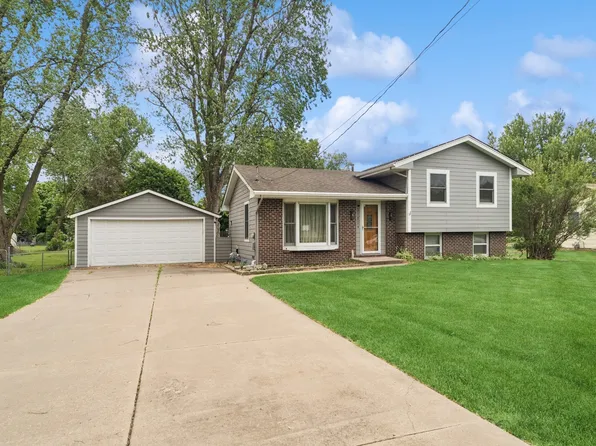 5180 NW 64th Pl, Johnston, IA 50131
