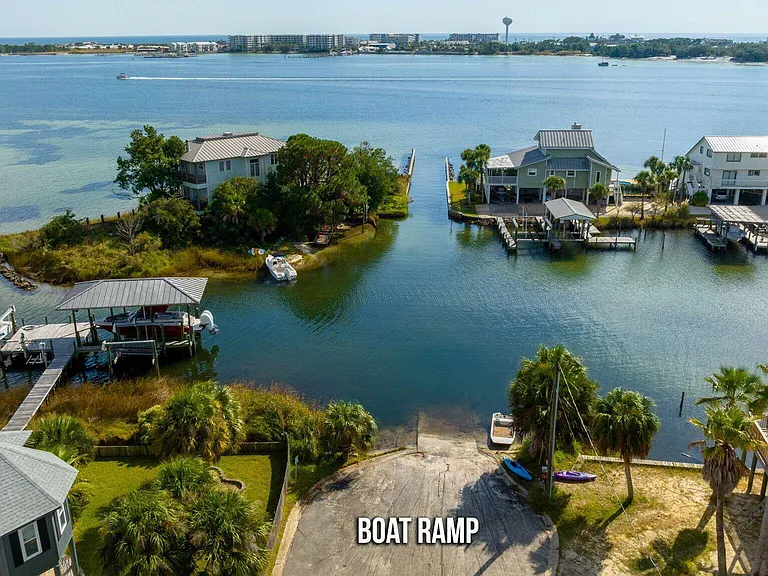 14 Bay Dr NE — Photo 43