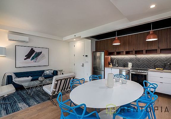 2nd image of 824 Lexington Ave #5B
