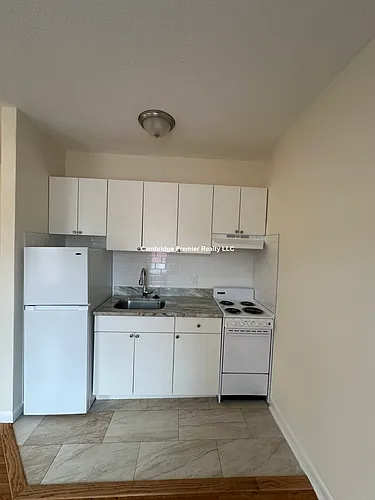 172 N Beacon St #3B Photo 1