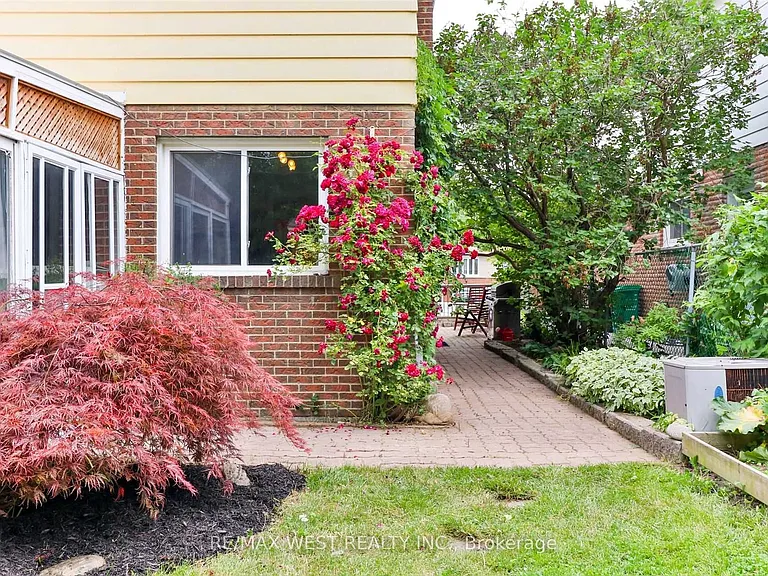 2354 Gareth Rd #MAIN — Photo 25