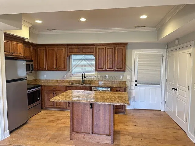 Beautiful 3BD/2BA Townhouse — Photo 4