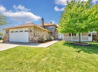 16248 Everdon Dr, Tinley Park, IL 60477