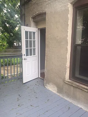 Rented by Smart NY Realty LLC | media 18