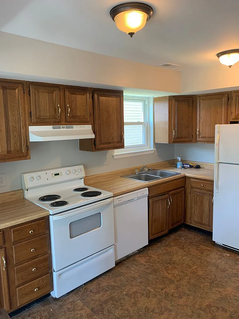Building Photo - 313 Winterberry Dr