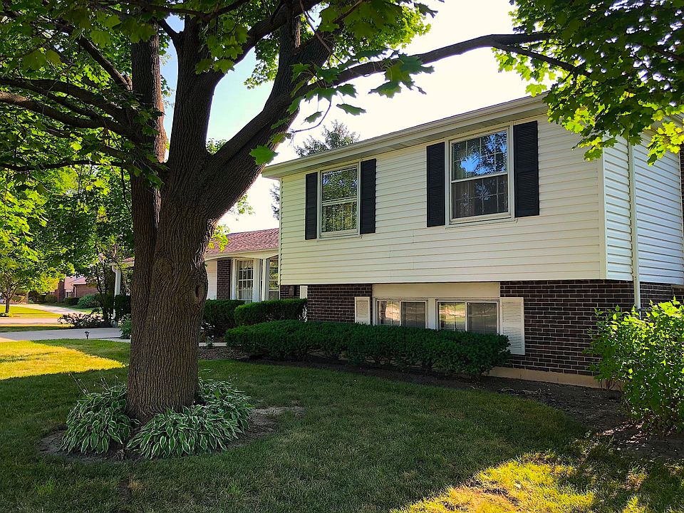 1st image of 1722 W Lexington Dr