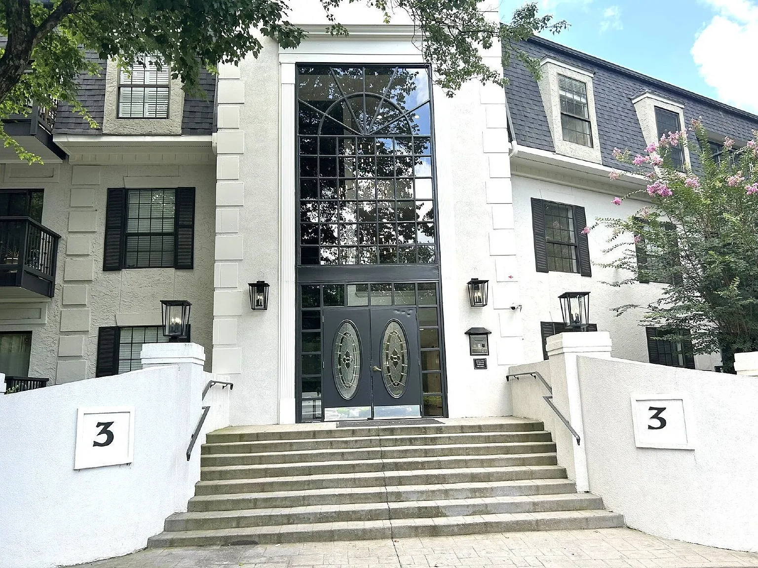 2 bed, 2.0 bath, 1249 sqft, $2,090 — Photo 3