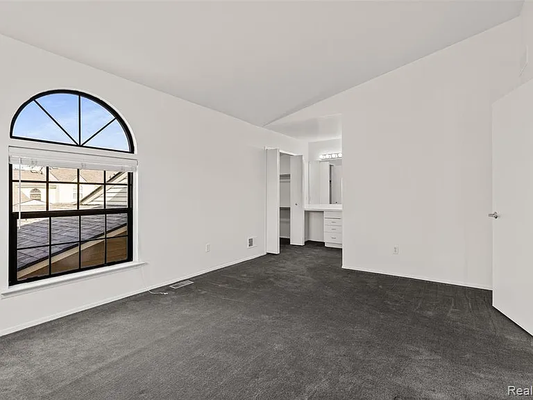 5611 Drake Hollow Dr W — Photo 13