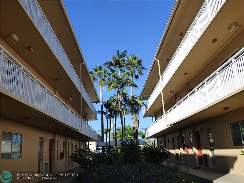 1st image of 1510 SE 15th St APT 304