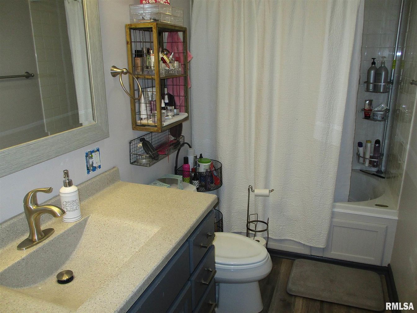 c. 1970 WellMaintained Ranch For Sale in Valier, IL. 134,900 Sold