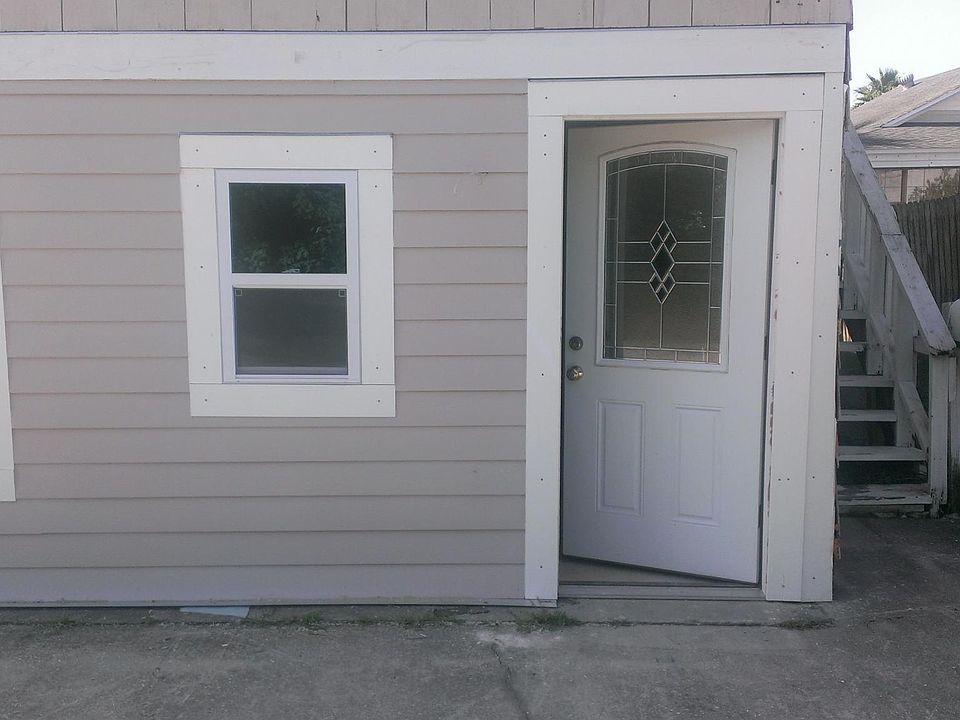 1st image of 117 8th Ave S #B