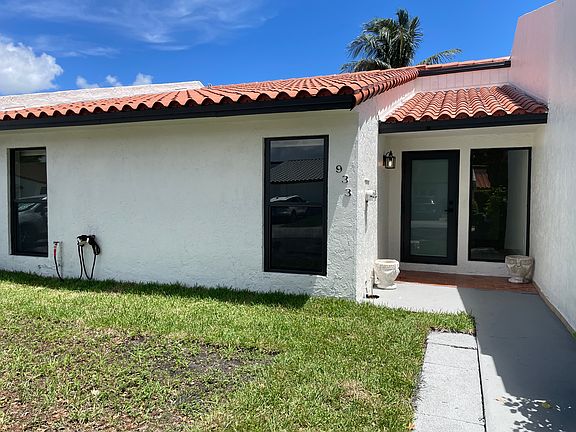 2nd image of 933 SW 119th Ct