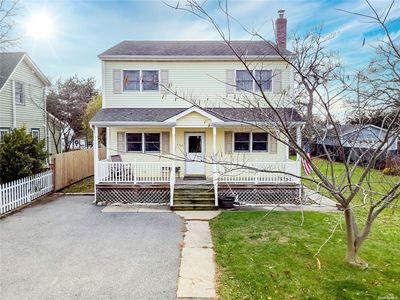 54 Oak St, Islip, NY, 11751